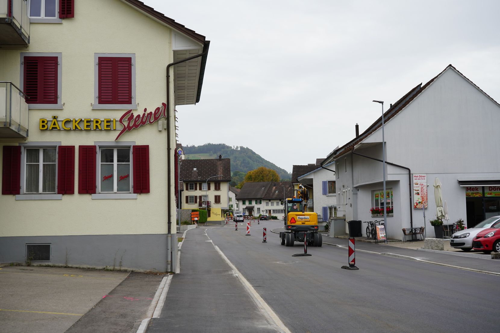 Auf dem Bild ist die Zürichstrasse in Hinwil zu sehen.